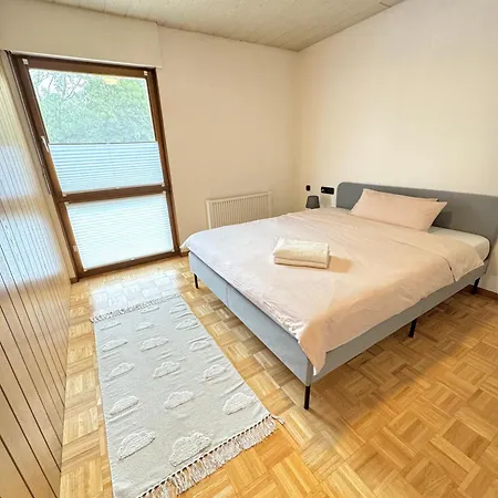 H&h - Quite And Cosy Near Park And In Appartamento