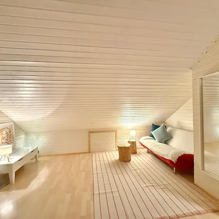 H&h - Quite And Cosy Near Park And In Appartamento