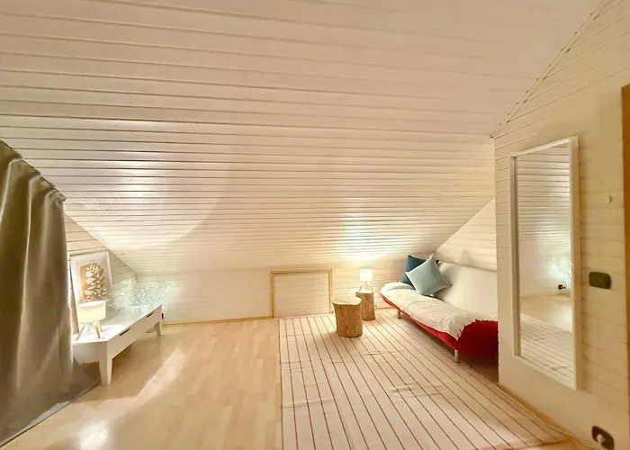 H&h - Quite And Cosy Near Park And In Apartamento